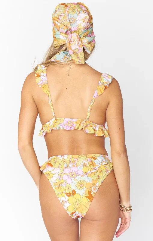 island-ruffle-bottom-groovy-blooms