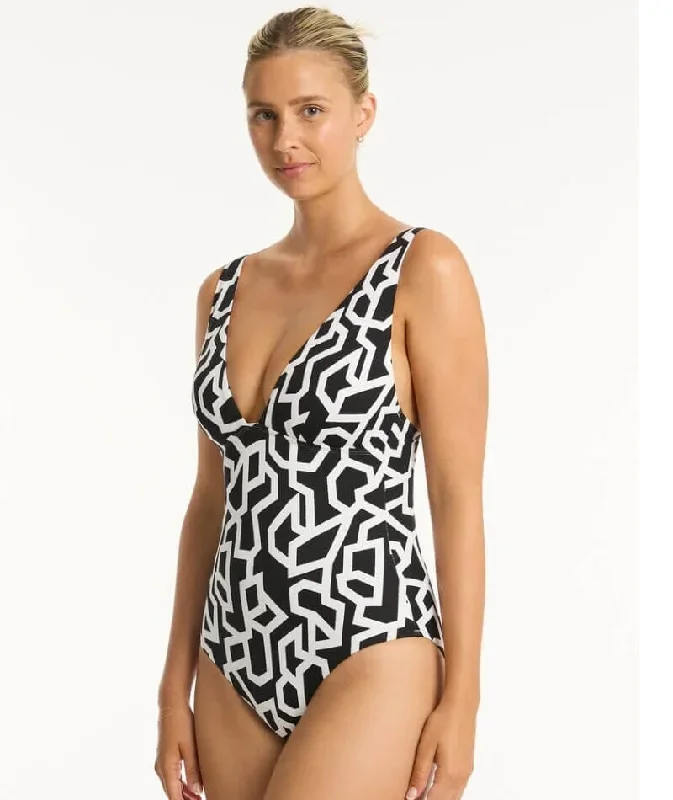 sea-level-deco-longline-tri-one-piece-swimsuit-black